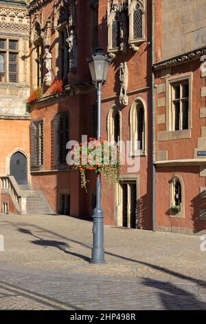 Gotische Breslau alte Rathaus am Marktplatz, Fassade, Wroclaw, Polen. Es war im 13. Jahrhundert erbaut, eine der wichtigsten Sehenswürdigkeiten der Stadt. Stockfoto