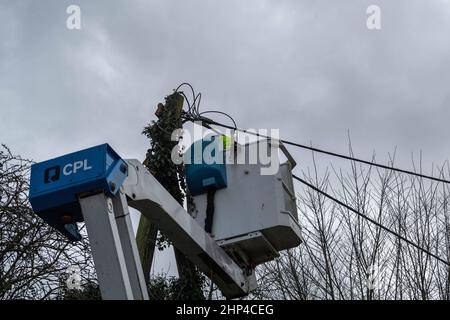 Brentwood, Großbritannien. 18th. Februar 2022. Brentwood Essex 18th Feb 2022 UK Wetter, Sturm Eunice; Straßen geschlossen und Stromleitungen wegen Sturm Eunice in Brentwood Essex Quelle: Ian Davidson/Alamy Live News Stockfoto