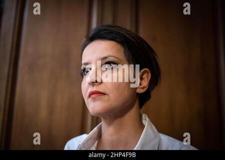 Porträt von Najat Vallaud Belkacem, ehemaliger französischer Jurist und Politikerin der Sozialistischen Partei, die als erste französische Frau von 2014 bis 2017 in den Regierungen der aufeinanderfolgenden Premierminister Manuel Valls und Bernard Cazeneuve als Ministerin für Bildung, Hochschulbildung und Forschung tätig war. Frankreich. Stockfoto
