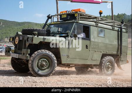 Blick auf die Land Rover Santana Ligero Assistenz an einem sonnigen Tag Stockfoto