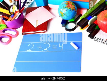 Schule Schreibwaren isoliert weiß mit Exemplar Stockfoto