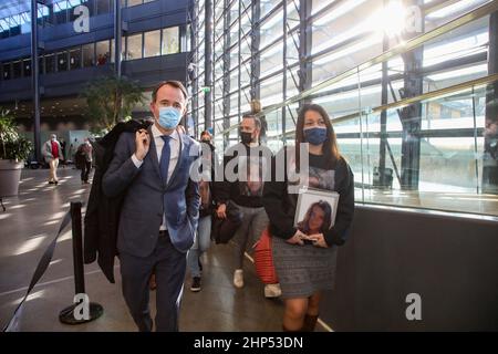 J, Jennifer Cleyret-Marrel, Mutter von Maëlys De Araujo, und die Anwältin von Jennifer Cleyret-Marrel, Mutter von Maëlys De Araujo, Maître Fabien Rajon, Ostfrankreich, am 18. Februar 2022, Für den Prozess gegen Nordahl Lelandais der Entführung und des Mordes an Maelys de Araujo, der während einer Hochzeit verschwand, im August 2017 angeklagt. Foto von Erik Sampers/ABACAPRESS.COM Stockfoto