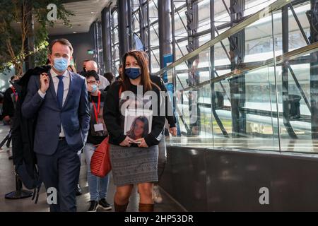 J, Jennifer Cleyret-Marrel, Mutter von Maëlys De Araujo, und die Anwältin von Jennifer Cleyret-Marrel, Mutter von Maëlys De Araujo, Maître Fabien Rajon, Ostfrankreich, am 18. Februar 2022, Für den Prozess gegen Nordahl Lelandais der Entführung und des Mordes an Maelys de Araujo, der während einer Hochzeit verschwand, im August 2017 angeklagt. Foto von Erik Sampers/ABACAPRESS.COM Stockfoto