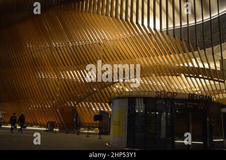 Der Belgische Pavillon bei Nacht auf der Expo 2020 Dubai VAE - 30. Januar 2022. Stockfoto