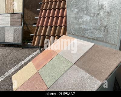 Gartenzement schert flach in der Ladenbelichtung Stockfoto