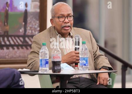 Wilmington, Delaware, USA. 18th. Februar 2022. ERNEST GREEN, einer der Little Rock Nine, nahm am Donnerstag, 17. Februar 2022, während der Living Legend Series in der Wilmington Library in Wilmington, DE, an einer offenen Diskussion Teil. (Bild: © Saquan Stimpson/ZUMA Press Wire) Stockfoto