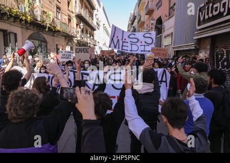 Palermo, Italien. 18th. Februar 2022. Schüler Schule-Arbeit Wechsel Demonstration in Palermo. (Foto: Antonio Melita/Pacific Press) Quelle: Pacific Press Media Production Corp./Alamy Live News Stockfoto