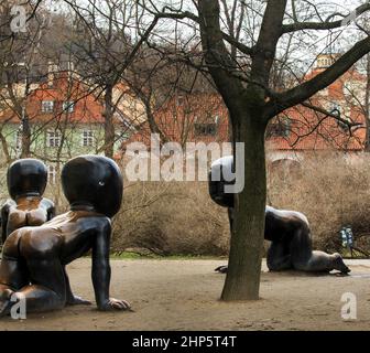 David Cerny Giant Babies Skulptur auf der Kampa Insel, Prag, Tschechische Republik Stockfoto