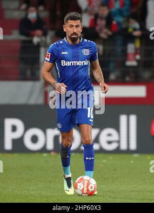 18. Februar 2022, Mewa Arena, Mainz, GER, 1.FBL, 1.FSV FSV FSV Mainz 05 vs Bayer 04 Leverkusen, die DFL-Vorschriften verbieten die Verwendung von Fotos als Bildsequenzen und/oder quasi-Video. Im Bild Kerim Demirbay (Leverkusen) Stockfoto