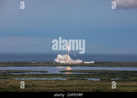 Am 25. Juli 2019 um 6:01 Uhr EDT hebt eine SpaceX Falcon 9-Rakete vom Space Launch Complex 40 auf der Cape Canaveral Air Force Station ab, die das Raumschiff Dragon auf der 18th Commercial Reupply Services (CRS-18)-Mission des Unternehmens zur Internationalen Raumstation transportiert. Stockfoto