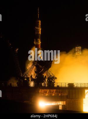 Die Sojus TMA-20M-Rakete startet am Samstag, 19. März 2016, vom Kosmodrom Baikonur in Kasachstan mit Expedition 47 Sojus-Kommandant Alexey Ovchinin von Roskosmos, Flugingenieur Jeff Williams von der NASA, Und der Flugingenieur Oleg Skripochka von Roskosmos in die Umlaufbahn, um ihre fünfeinhalb-monatige Mission auf der Internationalen Raumstation zu beginnen. Stockfoto