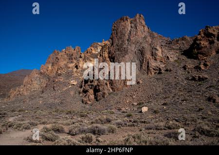 Blick auf Roques de García einzigartige Felsformation im Teide Nationalpark, Teneriffa, Kanarische Inseln, Spanien Stockfoto