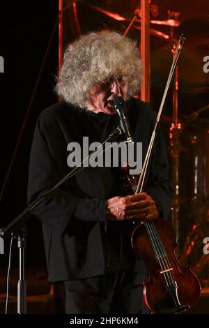 Roma, Italien. 18th. Februar 2022. Angelo Branduardi während des Konzerts Il Cammino dell'Anima im Auditorium Parco della Musica, 16th. Februar 2022, Rom, Italien Credit: Independent Photo Agency/Alamy Live News Stockfoto