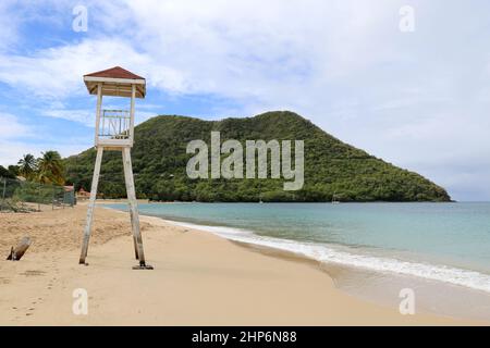 Reduit Beach, mit Mount Pimard Beyond, Rodney Bay, Gros Islet, Saint Lucia, Windward Islands, Kleinere Antillen, Westindien, Karibisches Meer Stockfoto