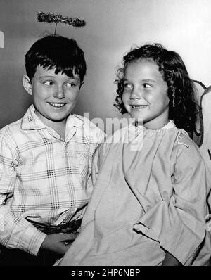 Schauspieler aus der klassischen Situationskomödie Leave it to Beaver (1957-1963) L to R: Jerry Mathers und Jeri weil (nach der Originalunterschrift) Stockfoto