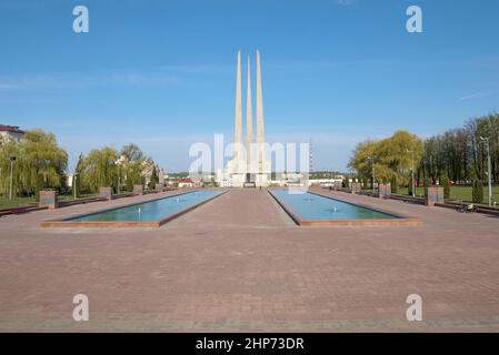 VITEBSK, WEISSRUSSLAND - 02. MAI 2019: Ansicht des Gedenkkomplexes "drei Bajonette" zur Erinnerung an die Heldentat des sowjetischen Volkes im Großen Vaterländischen Krieg Stockfoto