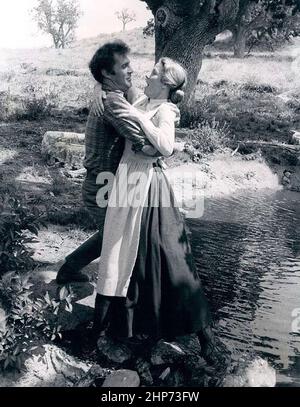 Gil Gerard und Karen Grassle im kleinen Haus auf der Vorhof (1977) Stockfoto