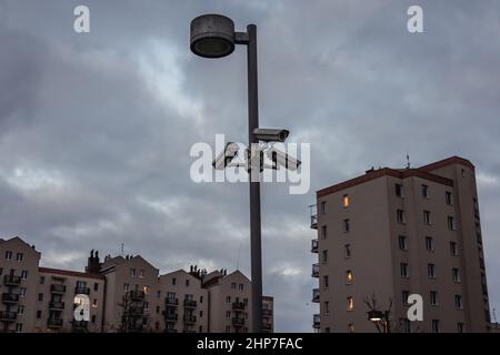 Videoüberwachungssystem im Stadtteil Goclaw in Warschau, der Hauptstadt Polens Stockfoto