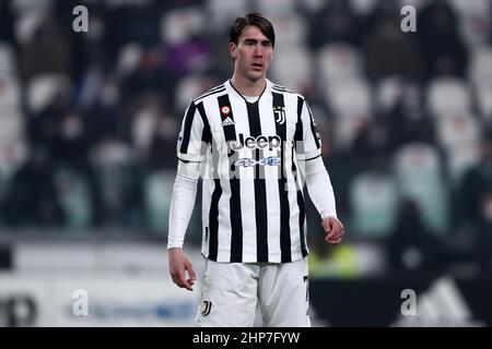 Turin, Italien. 18th. Februar 2022. Dusan Vlahovic von Juventus FC sieht während des Serie-A-Spiels zwischen Juventus FC und Turin FC am 18. Februar 2022 im Allianz Stadium in Turin, Italien, aus. Quelle: Marco Canoniero/Alamy Live News Stockfoto