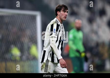 Turin, Italien. 18th. Februar 2022. Dusan Vlahovic von Juventus FC sieht während des Serie-A-Spiels zwischen Juventus FC und Turin FC am 18. Februar 2022 im Allianz Stadium in Turin, Italien, aus. Quelle: Marco Canoniero/Alamy Live News Stockfoto