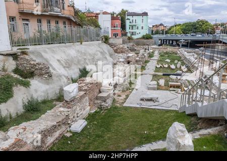 Ruinen des römischen Forums von Philippopolis auf dem zentralen Platz in Plovdiv, der Hauptstadt der Provinz Plovdiv im südlichen Zentrum Bulgariens Stockfoto