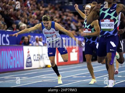 Der britische Edward Faulds (links) tritt beim Finale der Männer 400m beim Muller Indoor Grand Prix Birmingham in der utilita Arena, Birmingham an Bilddatum: Samstag, 19. Februar 2022. Stockfoto