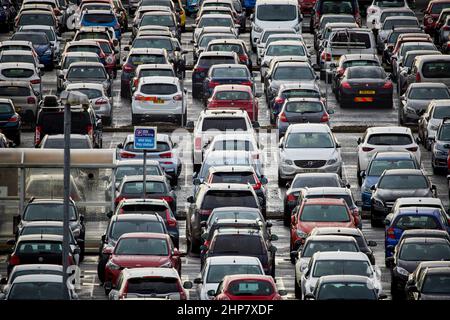 Parkplatz am Flughafen Edinburgh Stockfoto