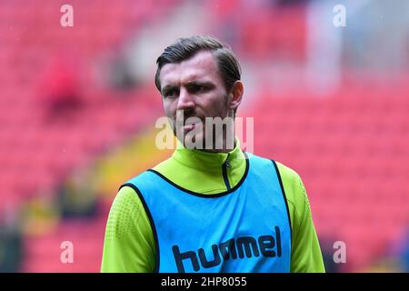 LONDON, GROSSBRITANNIEN. FEB 19th Alex Gilbey von Charlton wärmt sich vor dem Sky Bet League 1-Spiel zwischen Charlton Athletic und Oxford United am Samstag, dem 19th. Februar 2022, im The Valley, London auf. (Quelle: Ivan Yordanov | MI News) Stockfoto