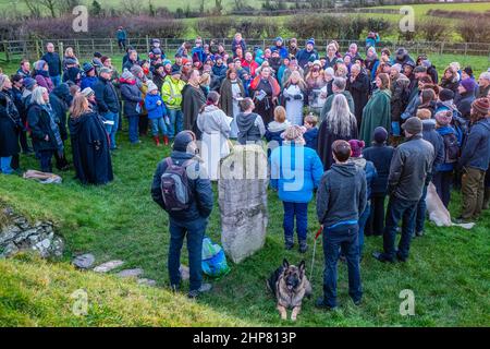 22.12.2019, Bryn Celli DDU, Anglesey, North Wales, Großbritannien. Druiden und Zuschauer versammeln sich am Bryn Celli DDU auf der Isle of Anglesey, um den Winter zu feiern Stockfoto