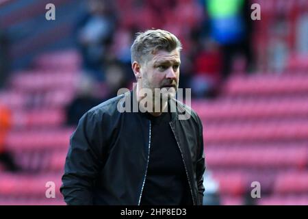 LONDON, GROSSBRITANNIEN. FEB 19th Oxford United-Manager Karl Robinson während des Spiels der Sky Bet League 1 zwischen Charlton Athletic und Oxford United am Samstag, dem 19th. Februar 2022 im The Valley, London. (Kredit: Ivan Yordanov | MI Nachrichten) Kredit: MI Nachrichten & Sport /Alamy Live Nachrichten Stockfoto