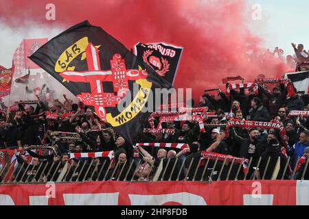 Stadio Brianteo, Monza (MB), Italien, 19. Februar 2022, Fans von Monza während des Spiels AC Monza gegen AC Pisa - Italienische Fußball-Serie B Stockfoto