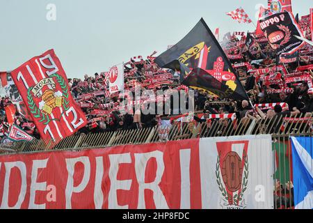 Stadio Brianteo, Monza (MB), Italien, 19. Februar 2022, Fans von Monza während des Spiels AC Monza gegen AC Pisa - Italienische Fußball-Serie B Stockfoto