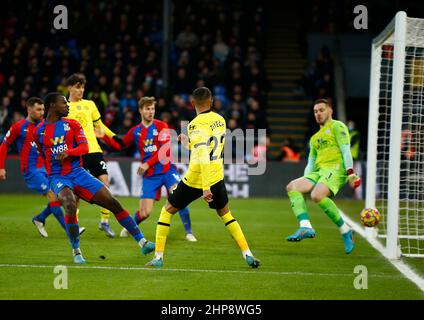 London, Großbritannien. 01st. Februar 2018. LONDON, Großbritannien, 19. FEBRUAR:Chelsea's Hakim Ziyech erzielt sein 2nd-Tor während der Premier League zwischen Crystal Palace und Chelsea im Selhurst Park Stadium, London am 19th. Februar 2022 Credit: Action Foto Sport/Alamy Live News Stockfoto