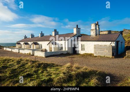 Twr Mawr (Big Tower) war von 1845 bis 1976, der Leuchtturm, der felsigen Halbinsel in der Nähe der südwestlichen Ecke von Anglesey bekannt als Llandd gekennzeichnet Stockfoto