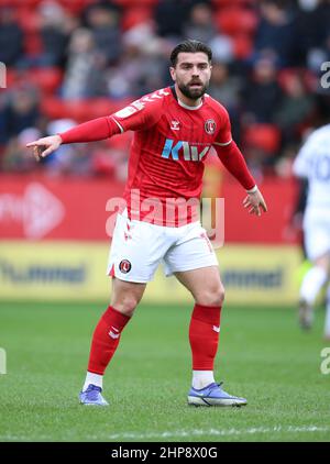 Charlton Athletic's Elliot Lee in Aktion während des Sky Bet League One-Spiels im The Valley, London. Bilddatum: Samstag, 19. Februar 2022. Stockfoto