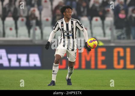 Turin, Italien, 18th. Februar 2022. Juan Cuadrado von Juventus während des Spiels der Serie A im Allianz Stadium, Turin. Bildnachweis sollte lauten: Jonathan Moscrop / Sportimage Stockfoto