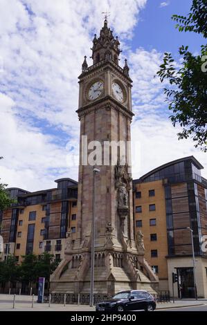 Die Albert Memorial Clock auf dem Queen's Square in Belfast, Nordirland (UK) Stockfoto