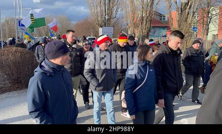 Eine Demonstration des Aktionsbündniss Oberlausitz gegen die Corona-Maßnahmen der Bundesregierung auf dem Schützenplatz und im Stadtgebiet. Bautzen, 1 Stockfoto