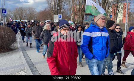 Eine Demonstration des Aktionsbündniss Oberlausitz gegen die Corona-Maßnahmen der Bundesregierung auf dem Schützenplatz und im Stadtgebiet. Bautzen, 1 Stockfoto