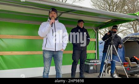 Eine Demonstration des Aktionsbündniss Oberlausitz gegen die Corona-Maßnahmen der Bundesregierung auf dem Schützenplatz und im Stadtgebiet. Bautzen, 1 Stockfoto