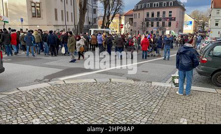 Eine Demonstration des Aktionsbündniss Oberlausitz gegen die Corona-Maßnahmen der Bundesregierung auf dem Schützenplatz und im Stadtgebiet. Bautzen, 1 Stockfoto