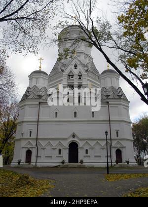 Kirche der Enthauptung des heiligen Johannes des Täufers in Diakovo, erbaut im 16th. Jahrhundert, Teil des Kolomenskoje Komplexes, Moskau, Russland Stockfoto