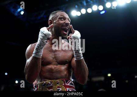 Kell Brook feiert, nachdem er Amir Khan beim Weltweight Contest-Kampf in der AO Arena in Manchester besiegt hat. Bilddatum: Samstag, 19. Februar 2022. Stockfoto