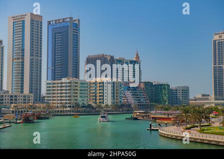 Tolle Aussicht vom Hotel auf die Bucht in Dubai Stockfoto