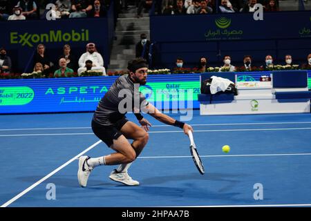 Qatar ExxonMobil Open 2022 Finale zwischen Nikoloz Basilashvili aus Georgien und Roberto Bautista Agut aus Spanien. Roberto Bautista Agut gewann die Trophäe mit einem 6-3, 6-4. Stockfoto