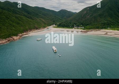 Hubschrauberflug mit Sai Wan Tsuen, Sai Kung East Country Park, Hongkong Stockfoto