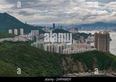 Hubschrauberflug mit Sui Sai Wan, Chai Wan und dem östlichen Eingang zum Victoria Harbour, Hong Kong Island, 2008 Stockfoto