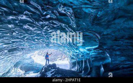 Eishöhle, Breidamerkurjokull, ein Auslaufgletscher des Vatnajokull, Ostisland. Stockfoto