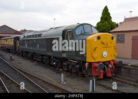 Konserviert Klasse 40 ex British Rail Diesel Lok 40106 in Kidderminster Staion, Severn Valley Railway, Worcestershire, Großbritannien Stockfoto