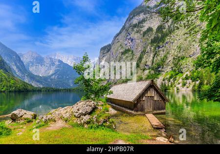 Schonau am Konigsee, Deutschland. Obersee im Berchtesgadener Nationalpark. Watzmann Berg im Hintergrund. Stockfoto
